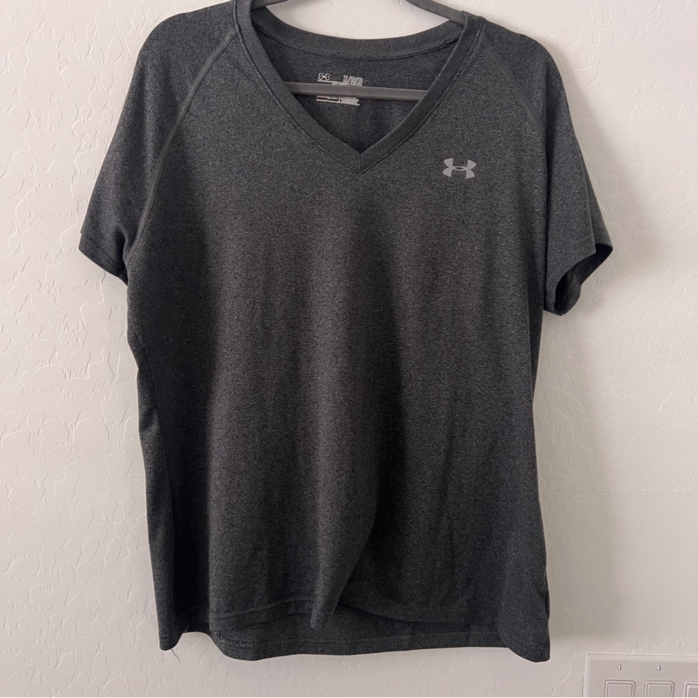 Under Armour HeatGear V-Neck Tee Women’s XL Gray Athletic Performance Shirt